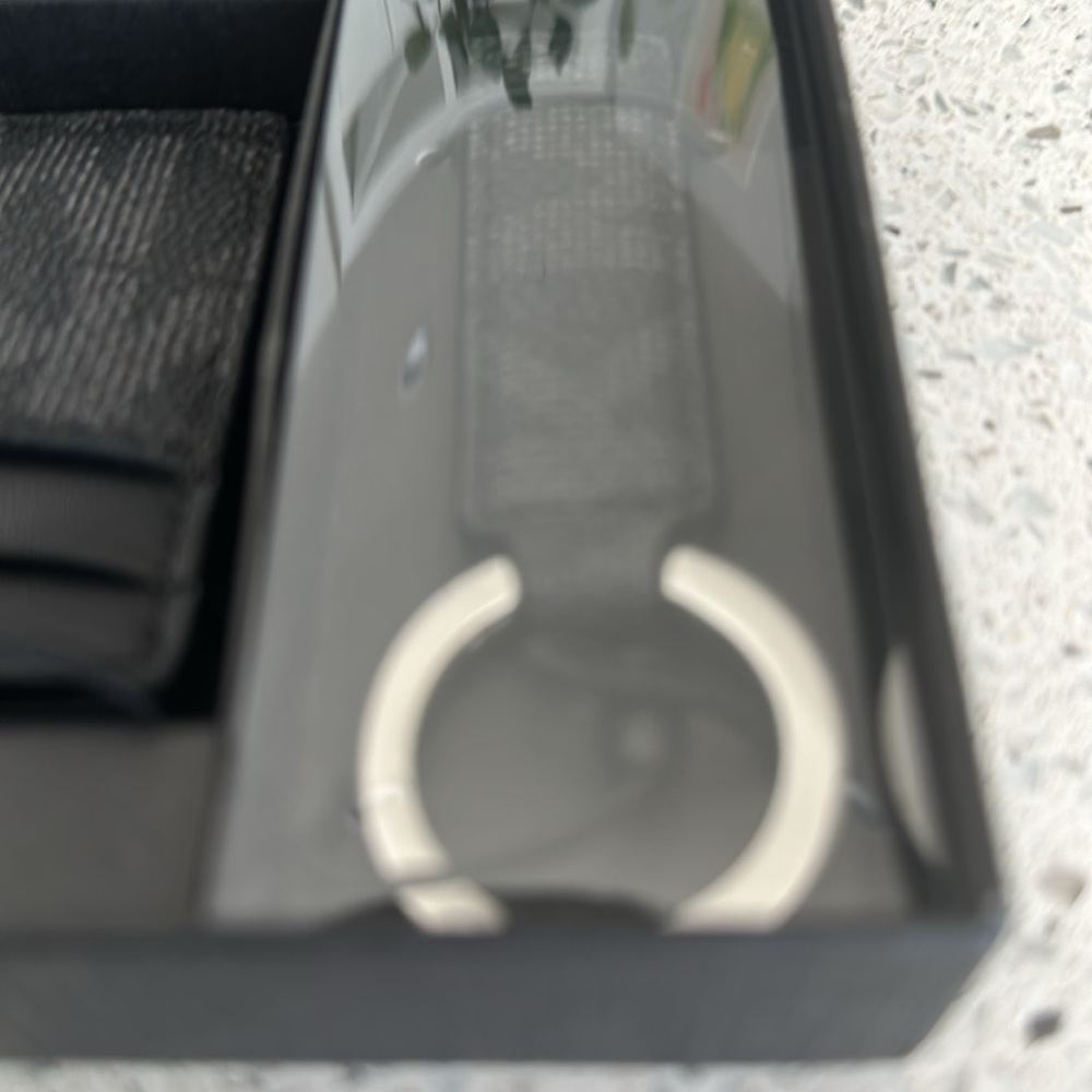 Michael Kors Keychain Wallet 🐦‍⬛ - Picture 3 of 4